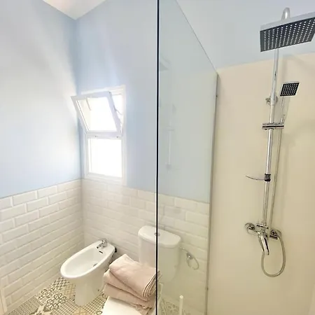 Adeje + Parking 아데제